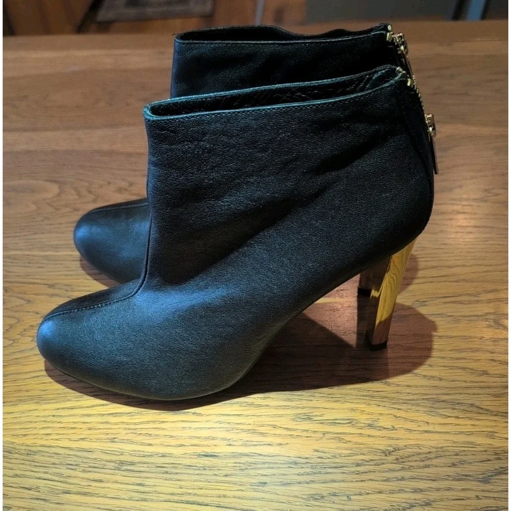 Tory Burch Corbet Black Leather Gold Heels Logo Pointed Toe Zip Women's Sz‎ 10.5